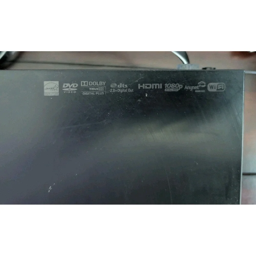 Samsung BD-EM59C 3D Blu-ray Disc Player WiFi Full HD 1080p & Remote Cable Bundle